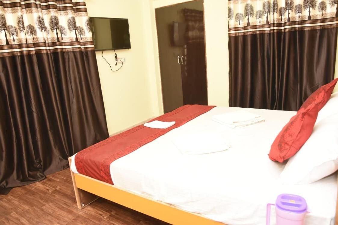 Varanasi Paradise Екстер'єр фото