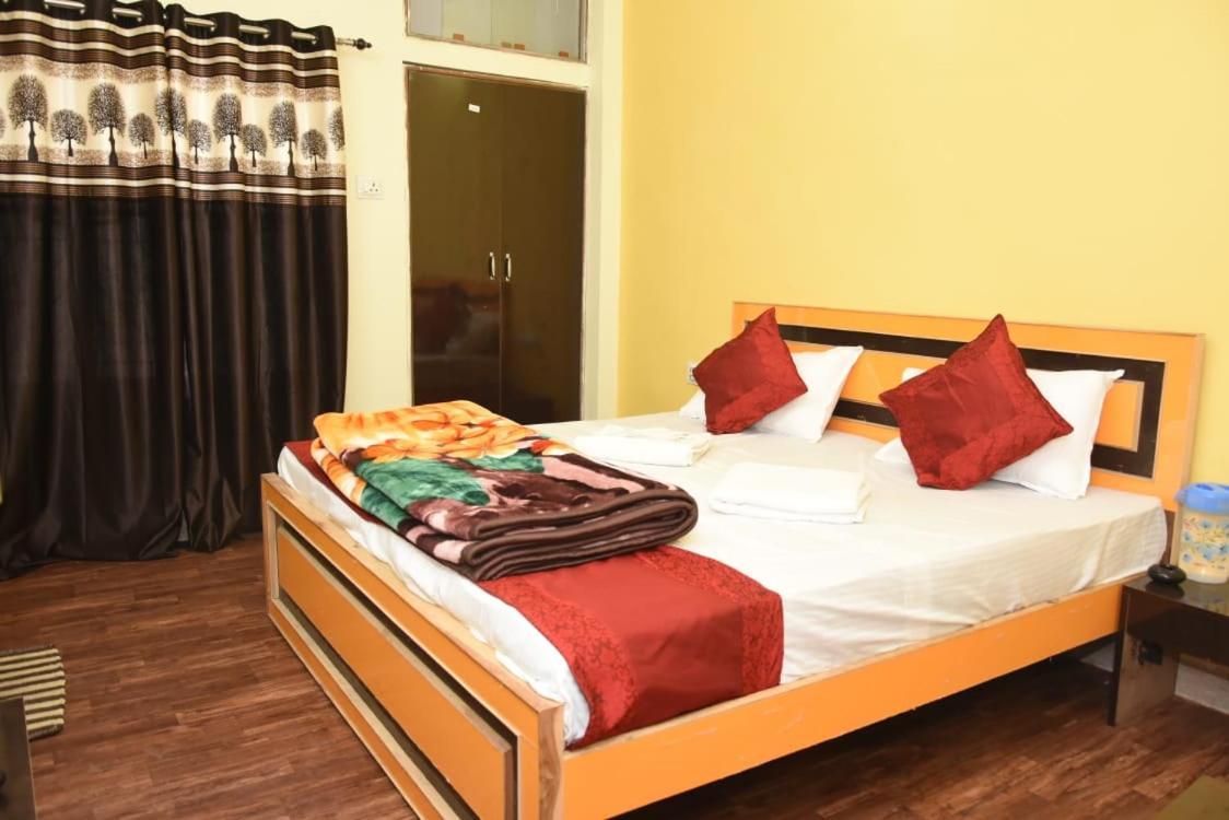 Varanasi Paradise Екстер'єр фото