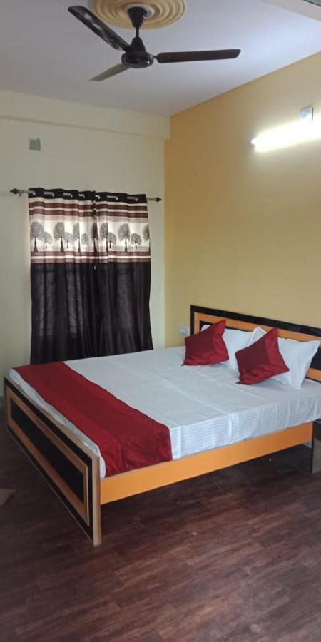 Varanasi Paradise Екстер'єр фото