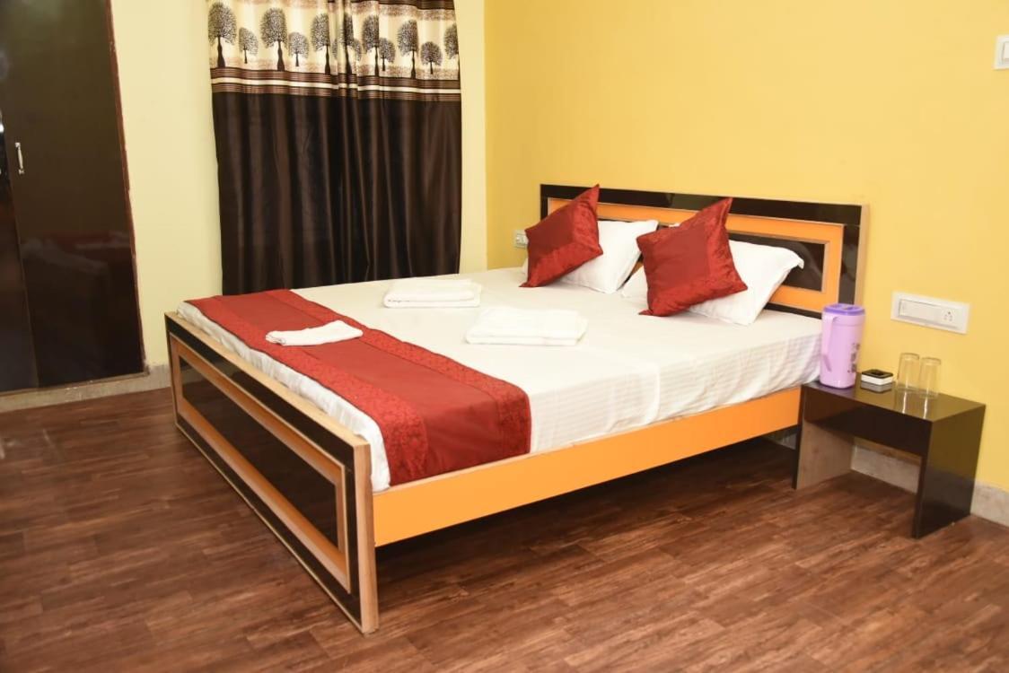 Varanasi Paradise Екстер'єр фото