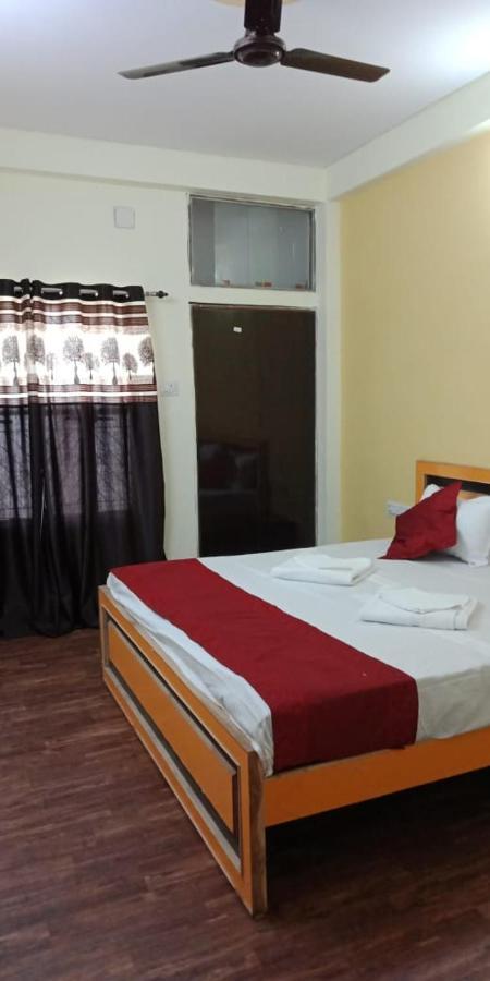 Varanasi Paradise Екстер'єр фото